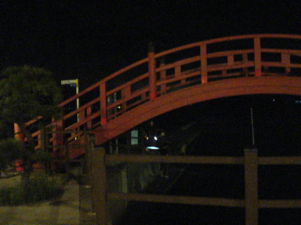 台風直前の浜名湖で魚を獲る人たち